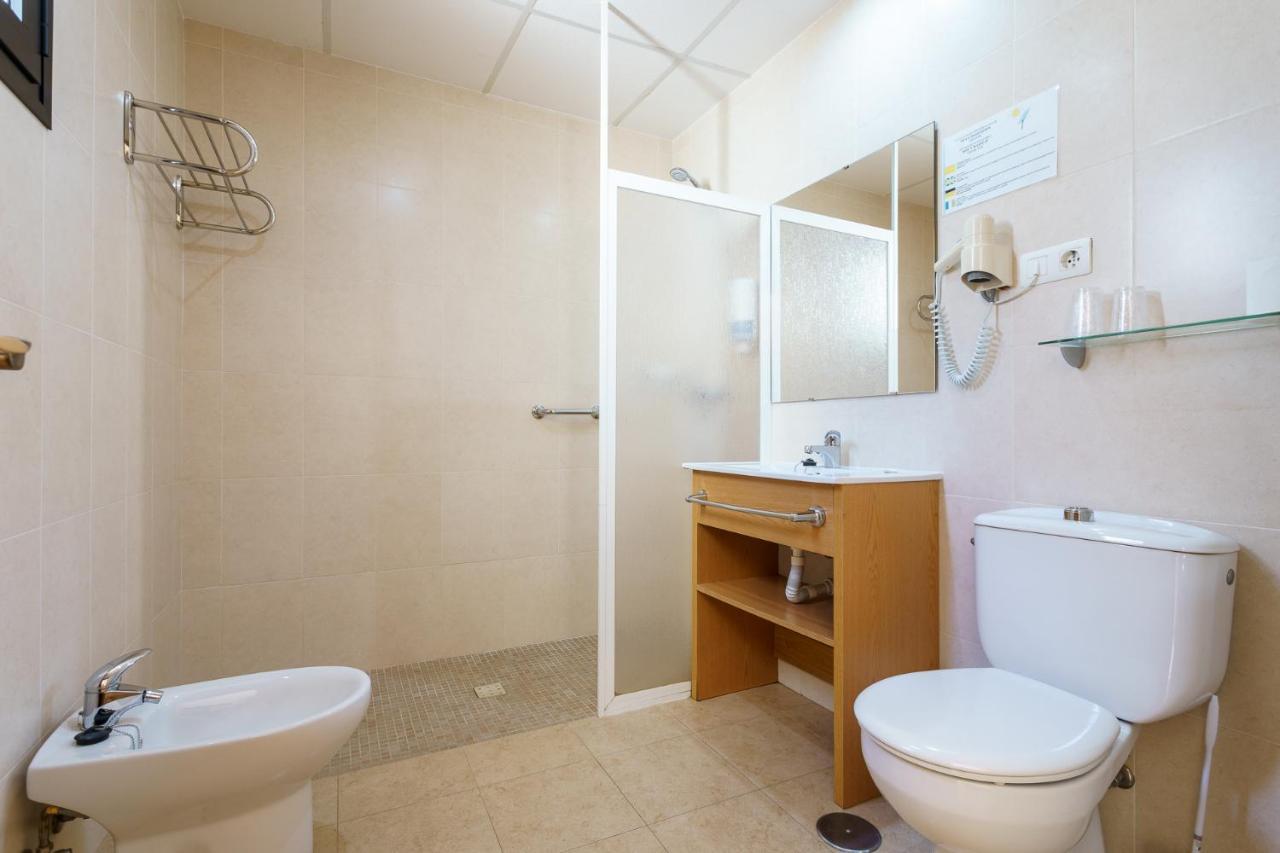Hostal Costabella Powered By Faro Homes Fuengirola Esterno foto