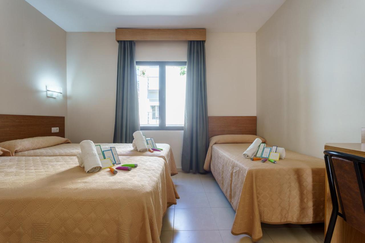 Hostal Costabella Powered By Faro Homes Fuengirola Esterno foto