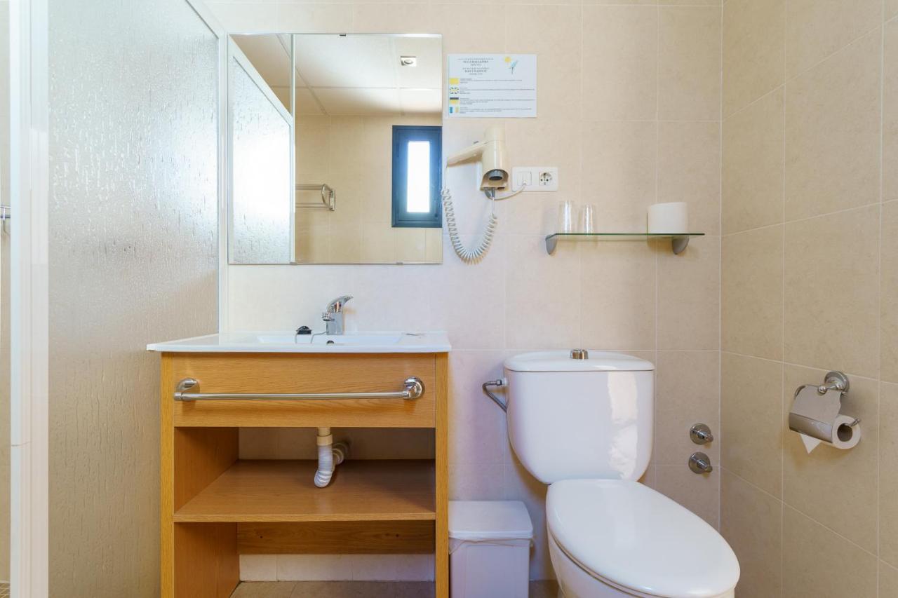 Hostal Costabella Powered By Faro Homes Fuengirola Esterno foto